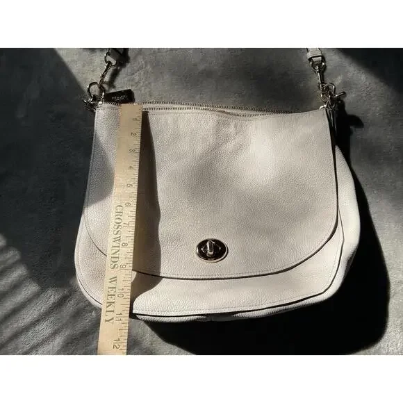 COACH Women's Pebbled Turn lock Hobo Purse !! - Picture 16 of 16